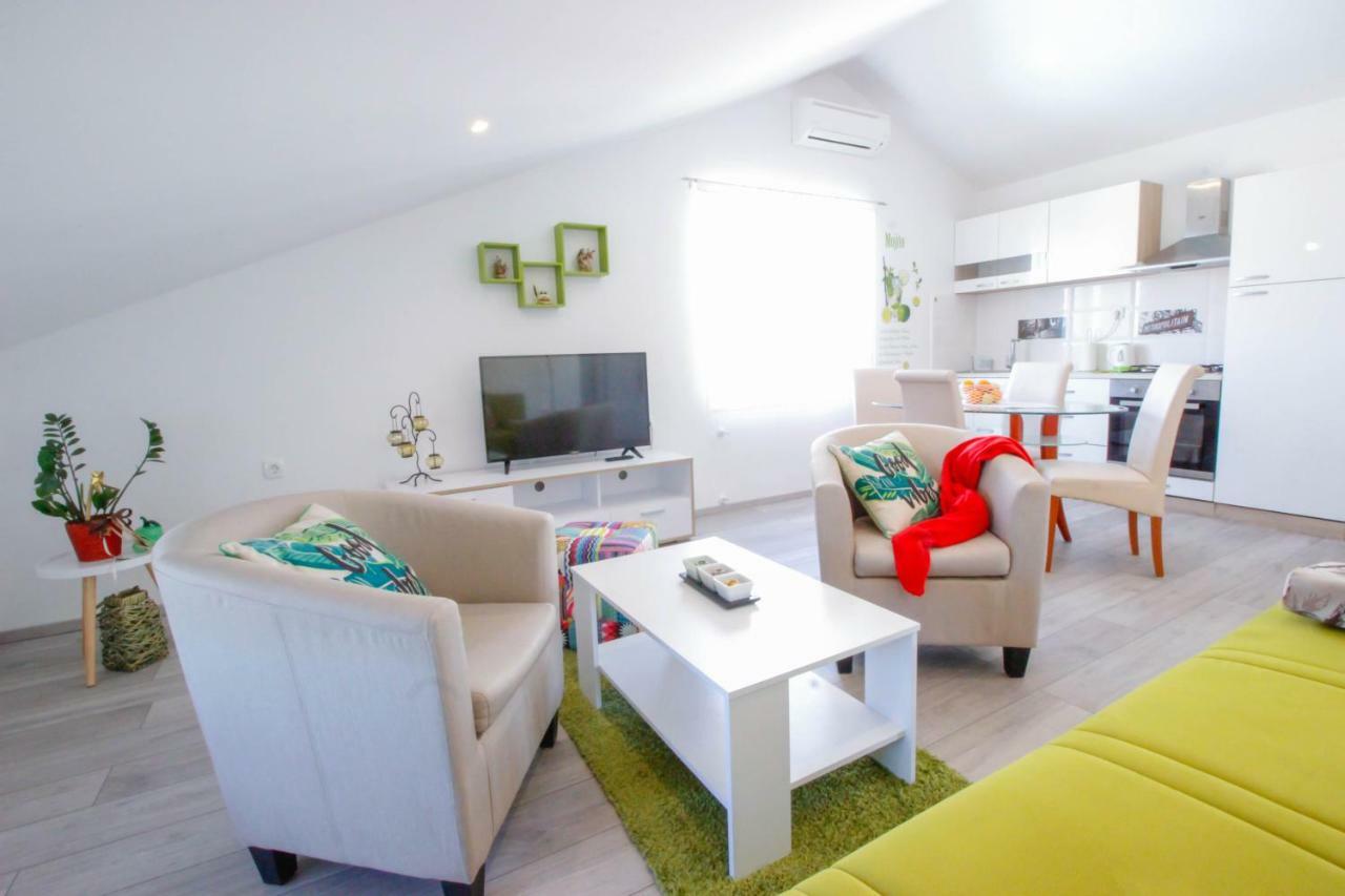 Studio Apartman Sky Ровинь Экстерьер фото