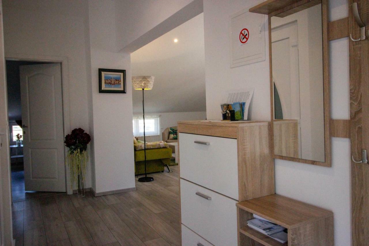 Studio Apartman Sky Ровинь Экстерьер фото